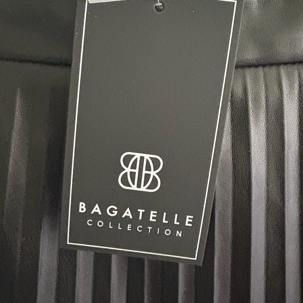 Bagatelle Black A-Line Pleated Skirt - Picture 7 of 13